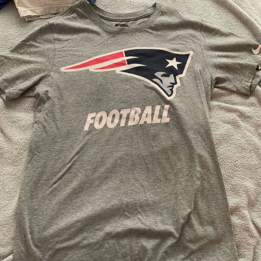New England patriots tee size s